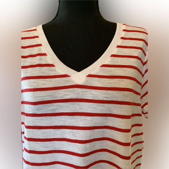 Old Navy, everywhere, size large, soft, white red striped T-shirt, short sleeve - Picture 7 of 10